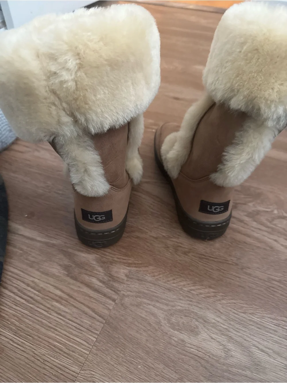 UGG warm suede